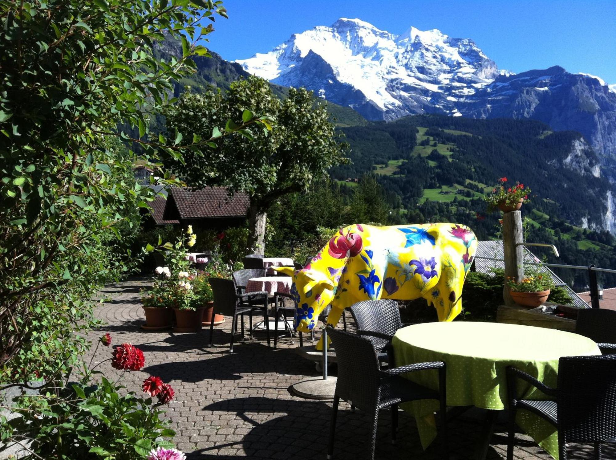 Hotel Bellevue - Traditional Swiss Hideaway Wengen