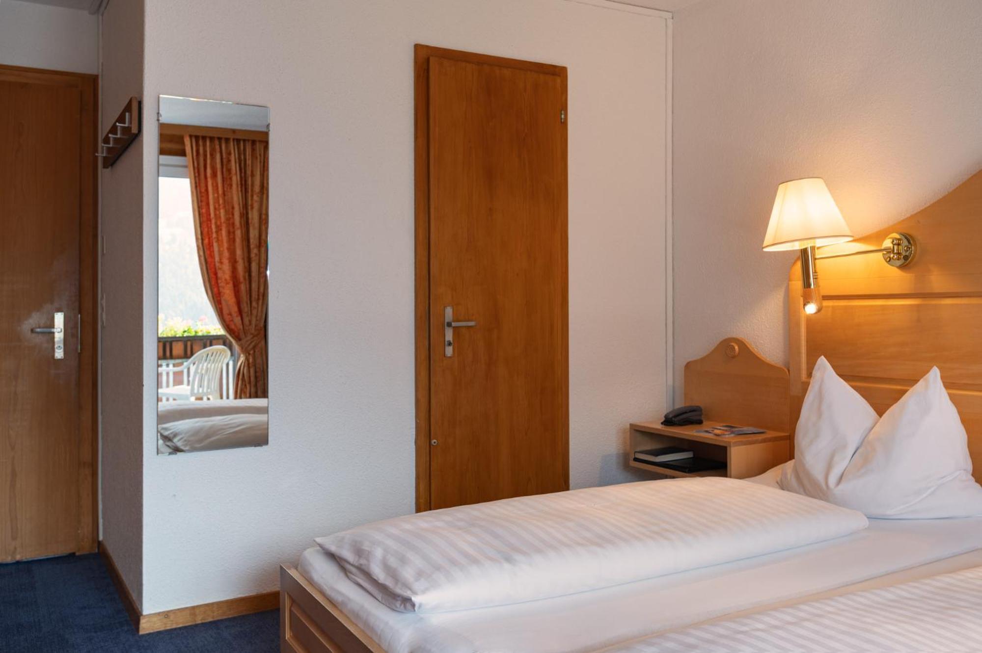 Hotel Bellevue - Traditional Swiss Hideaway Wengen