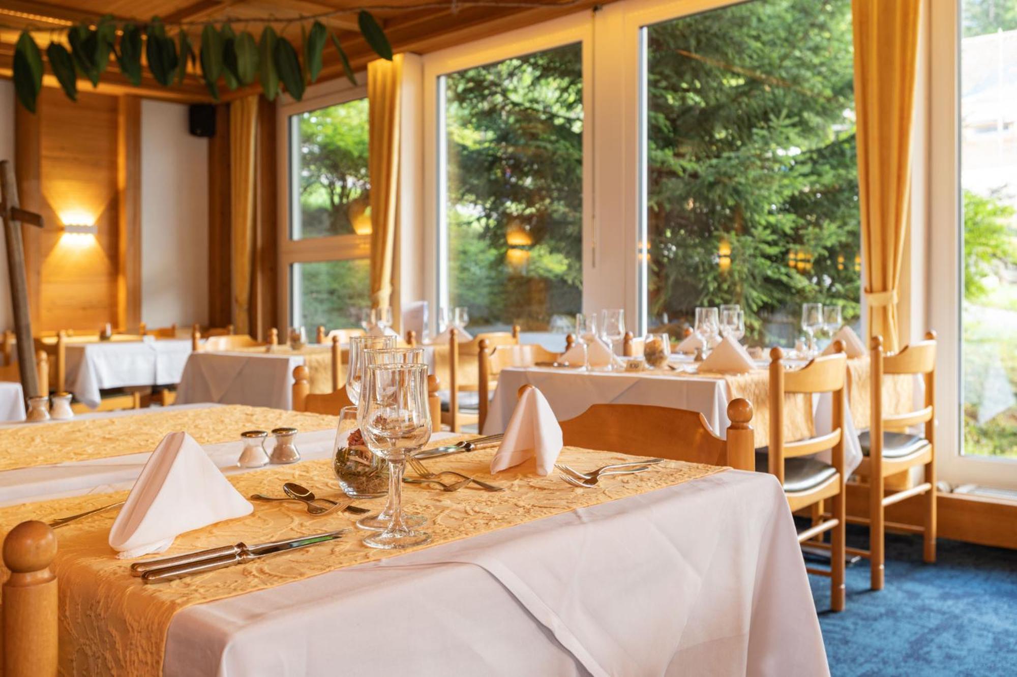 Hotel Bellevue - Traditional Swiss Hideaway Wengen