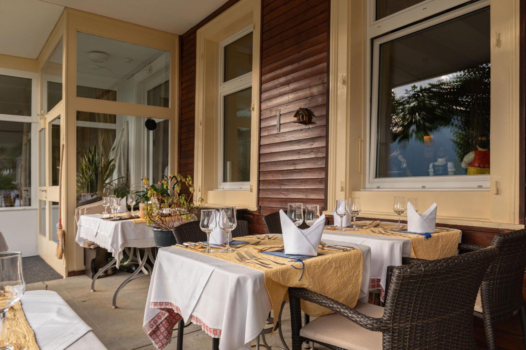 Hotel Bellevue - Traditional Swiss Hideaway 3*