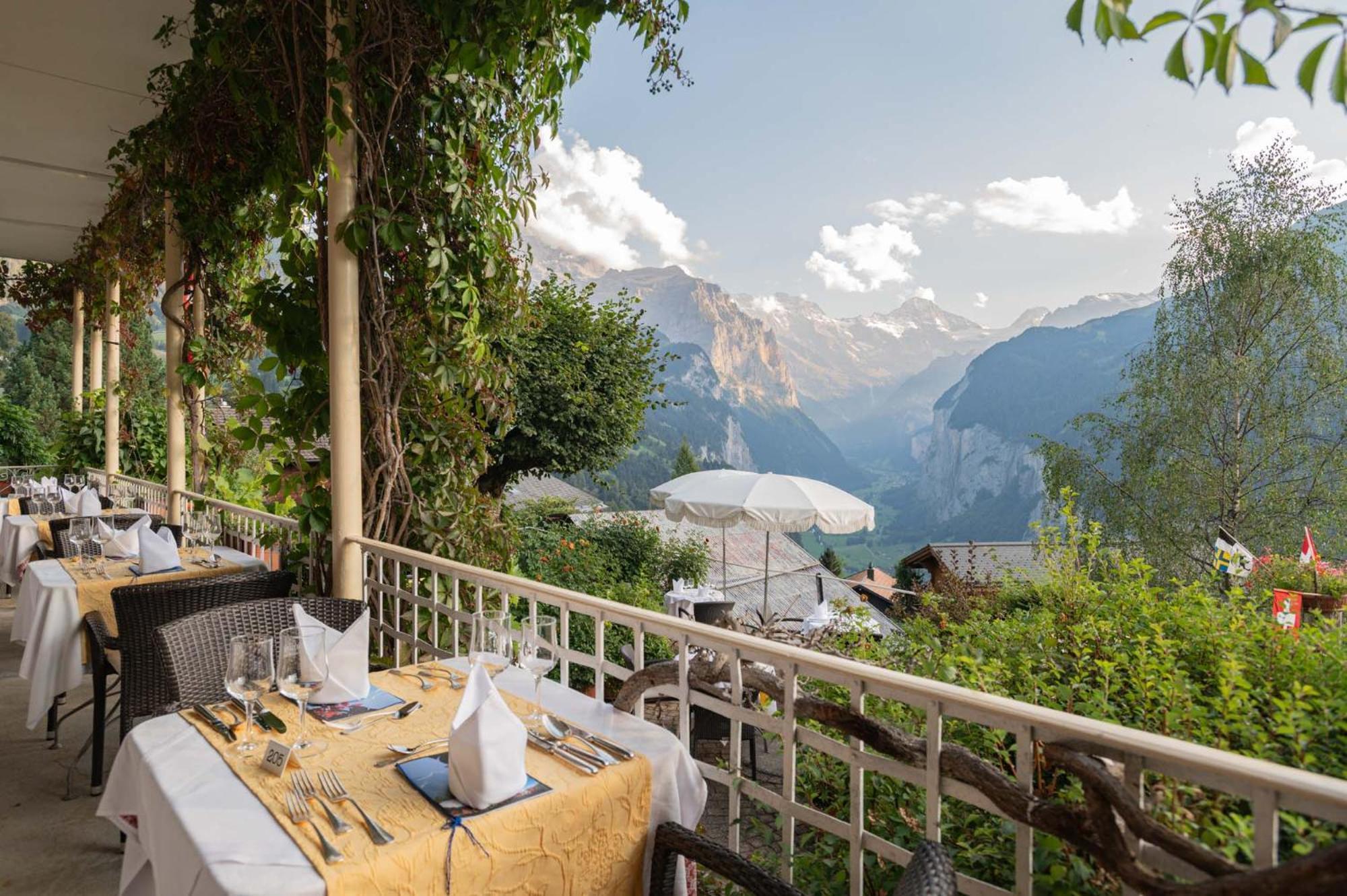 Hotel Bellevue - Traditional Swiss Hideaway Wengen